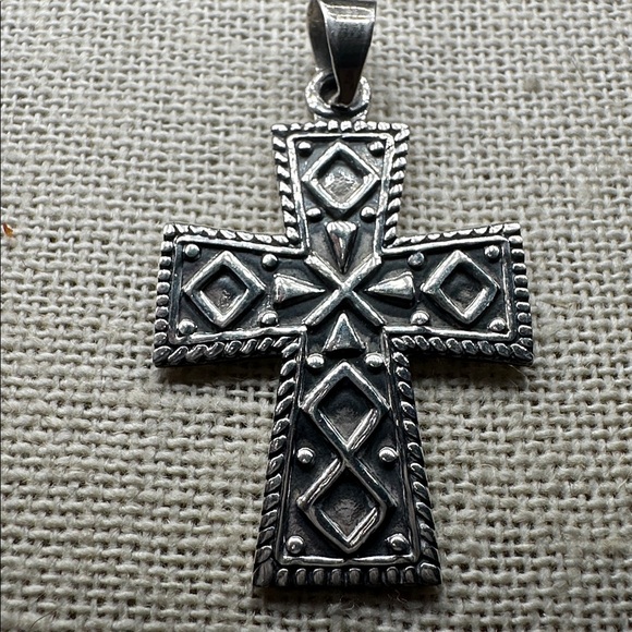 🧡 925 Silver Cross Pendant 🧡 - Picture 2 of 6